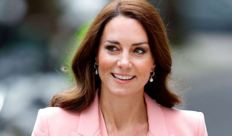 Esse truque banal de beleza de Kate Middleton fez o rosto da Princesa seguir intacto com o passar dos anos.