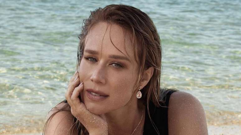 Mariana Ximenes beauty steals the show at the beach: ‘Divine’