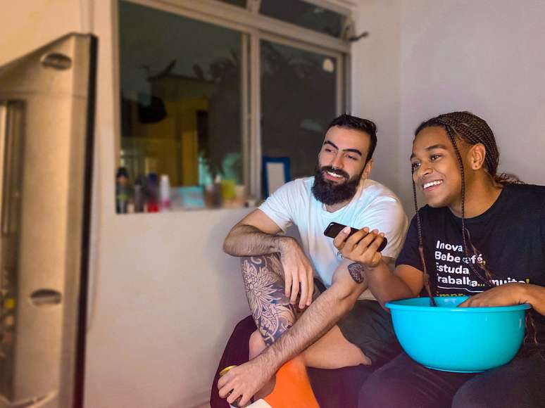 David Silva e Willian Coelho dividem apartamento há três meses
