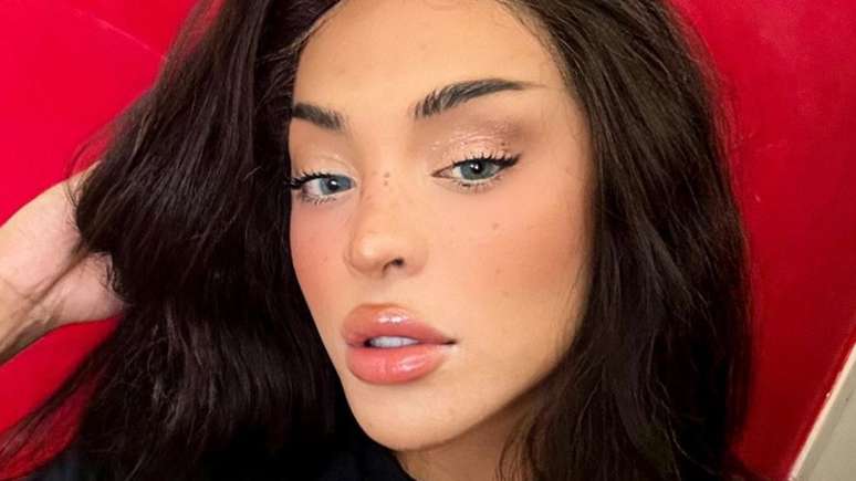 Pabllo Vittar thrusts his butt and leaves fans drooling over his body