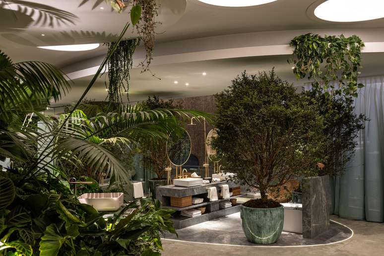 Sig Bergamin brings the evolution of bathrooms over the decades to CASACOR