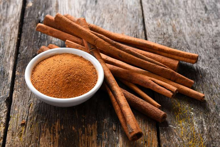 A canela ajuda a inibir a vontade de comer doces 