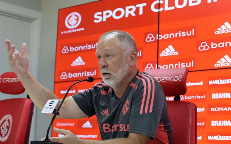 Mano reveals Internacional’s fall in Copa do Brasil, but avoids addressing the physical problem