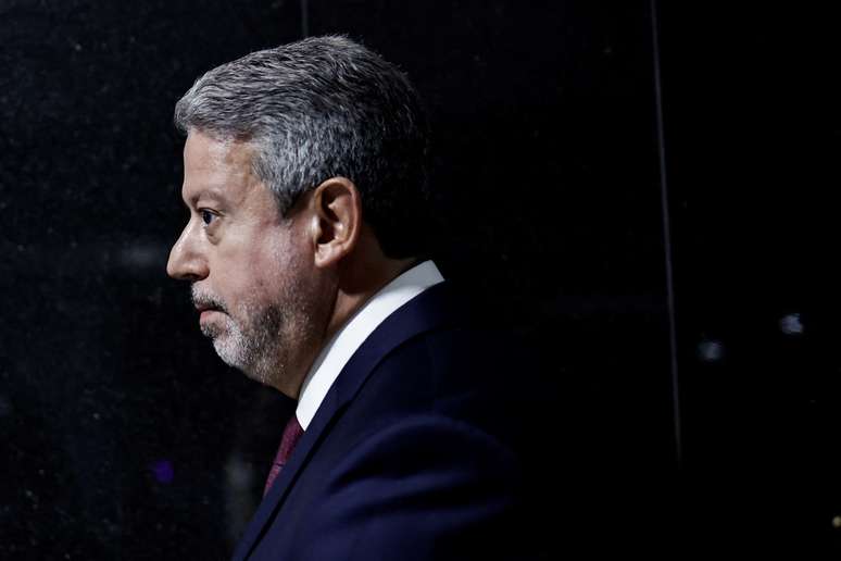 "O clima ontem, infelizmente, era um clima voltado para derrotar a MP", emendou, ao dizer que o governo Lula "peca na confiança", disse Lira em entrevista à GloboNews.