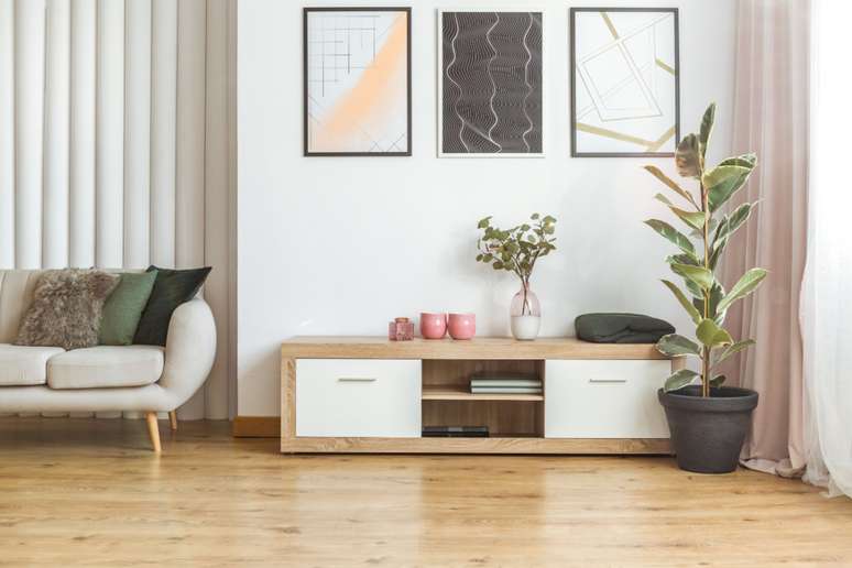 The choice of decorative objects reflects the emotions and intentions of the resident 