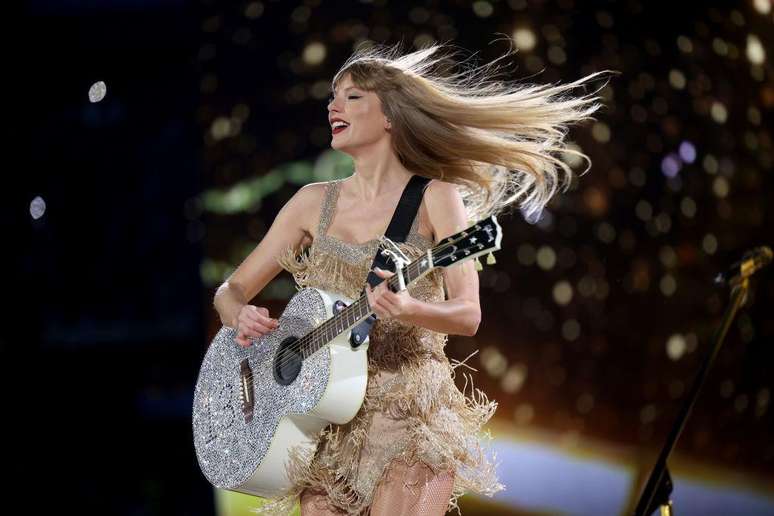 Taylor Swift se apresentando no The Eras Tour