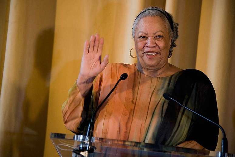 O romance ‘O Olho Mais Azul’, de Toni Morrison, é um dos livros para jovens adultos mais questionados nos Estados Unidos. A autora recebeu o Prêmio Nobel de Literatura em 1993