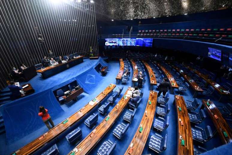 Senado aprovou também pagamento adicional do auxílio gás a famílias de baixa renda, incorporado ao texto pela Câmara