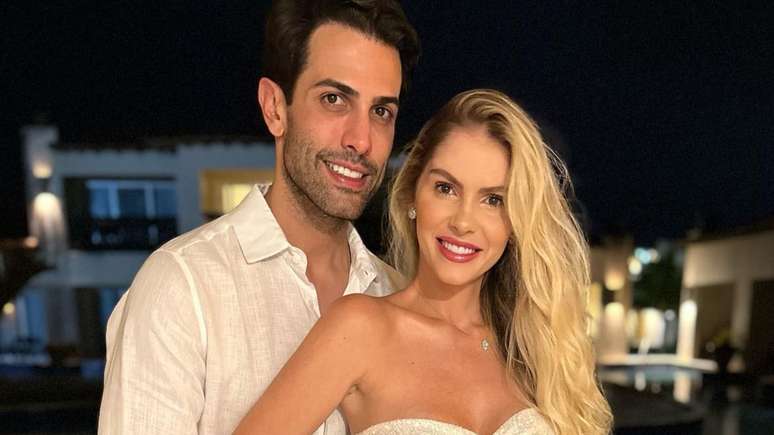 Gustavo Theodoro e Bárbara Evans. Reprodução/Instagram