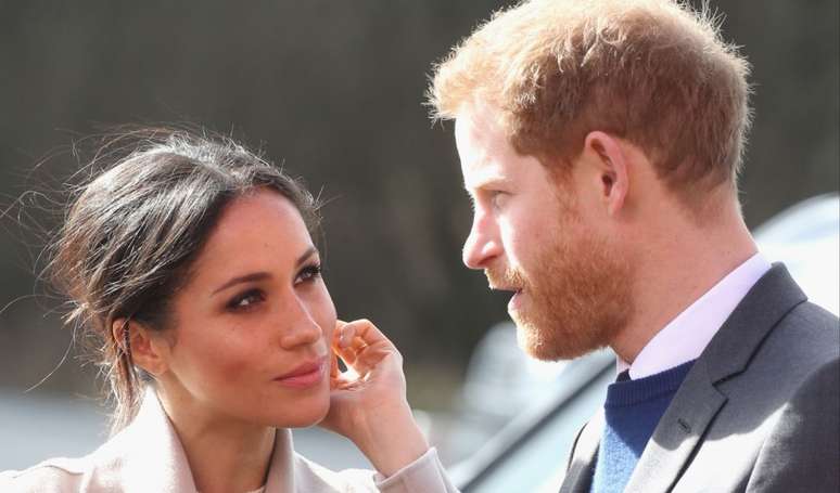 Jornalistas revelam verdade sobre saída de Harry e Meghan Markle da realeza.