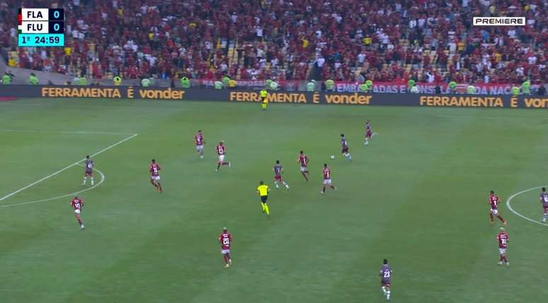 Cano precisou sair da &aacute;rea para conseguir finalizar, pois a bola n&atilde;o chegava nele &ndash; Reprodu&ccedil;&atilde;o