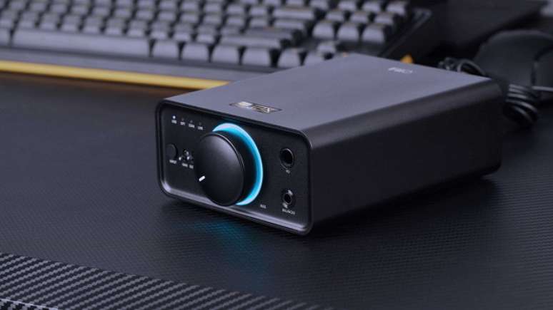 Melhores DAC/amps (DAC e amplificador) de até R$ 1000. Na foto, o FiiO K7.