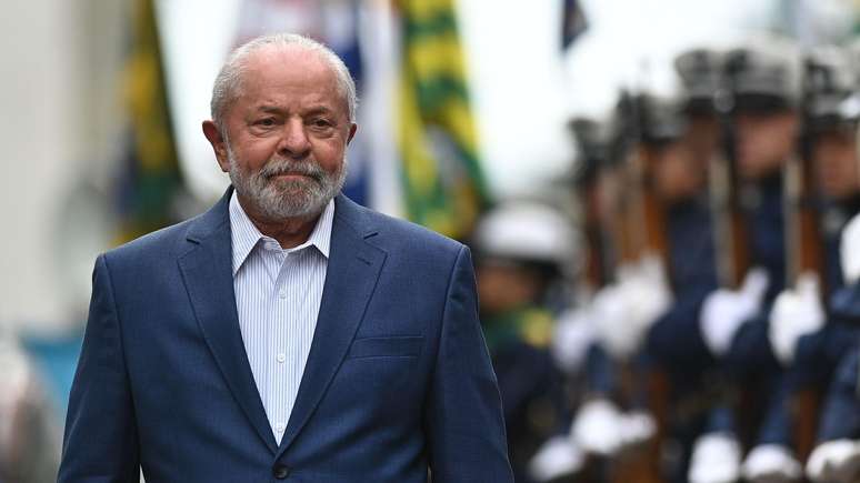 'A direita acredita que terá um candidato pra confrontar o Lula em 2026 ou vai querer negociar ministério e apoio?', indaga cientista político