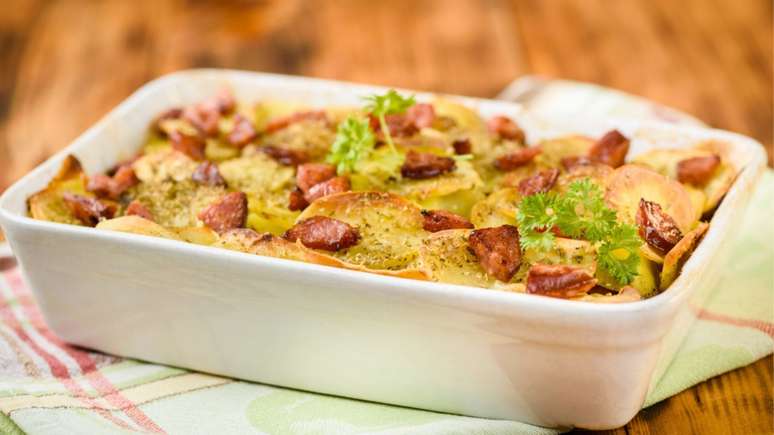 Torta de batata e salsicha cremosa