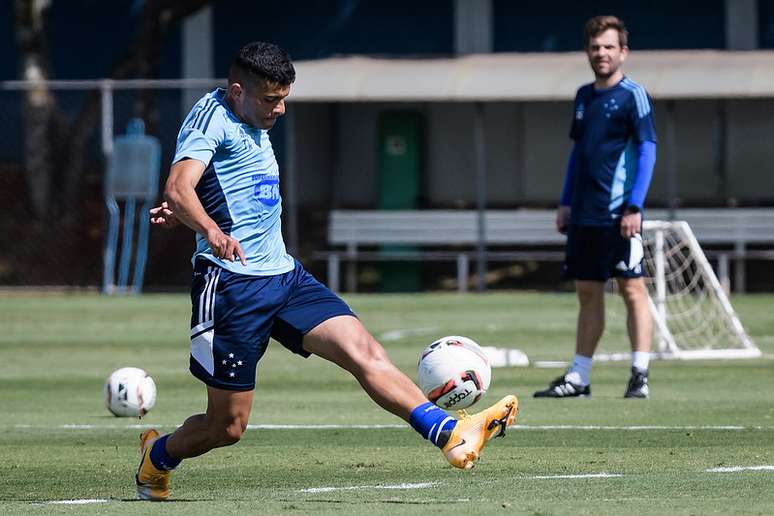 A dúvida do Cruzeiro: Bruno Rodrigues não está 100%. Assim,  começa entre os titulares ou ficará no banco como opção –