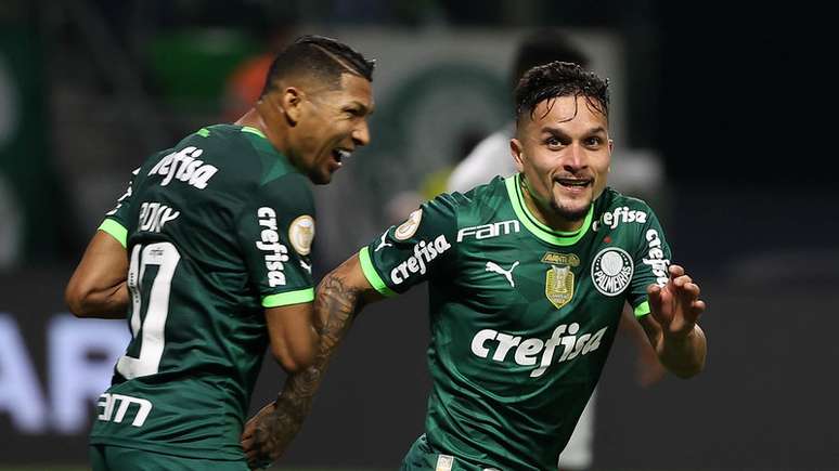 The Palmeiras passes easily through the Coritiba and approaches the leader Botafogo