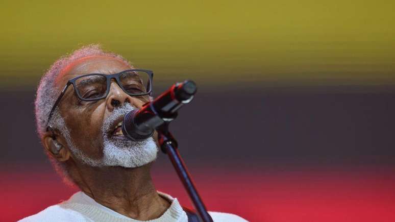 Gilberto Gil fechou o Palco Brasil levando a galera ao delírio -