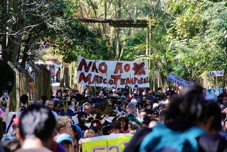 Grupos indígenas realizaram uma manifestação neste domingo, 4, em São Paulo