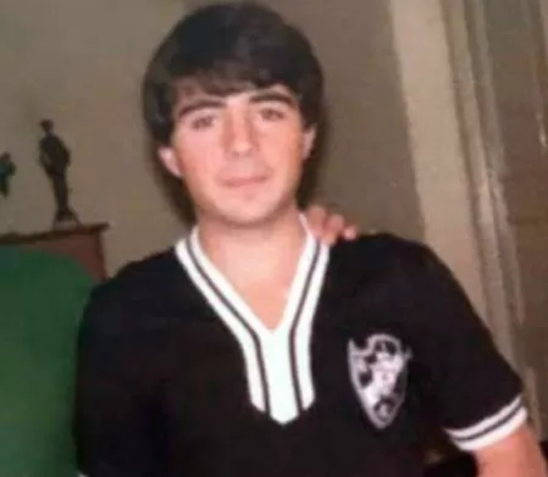 Sampaoli com a camisa do Vasco em seus 20 e poucos anos &ndash; Reprodu&ccedil;&atilde;o / TYC Sports