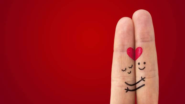 Os signos podem desempenhar um papel significativo nas relações amorosas. Descubra quais são as vantagens de cada elemento dos signos no amor! -