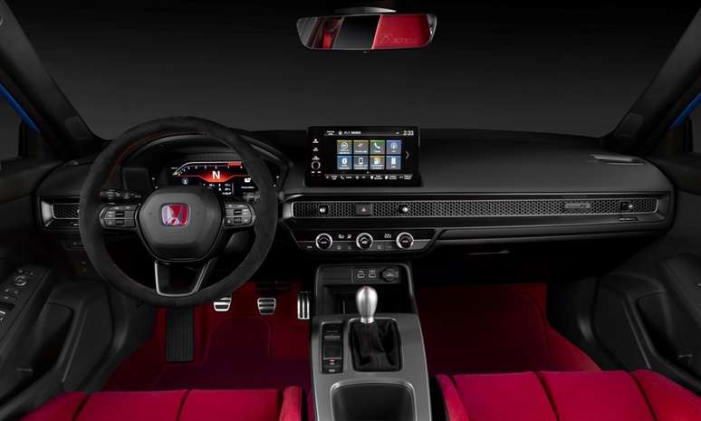 Honda Civic Type R estreia no Brasil com quase 300 cv.