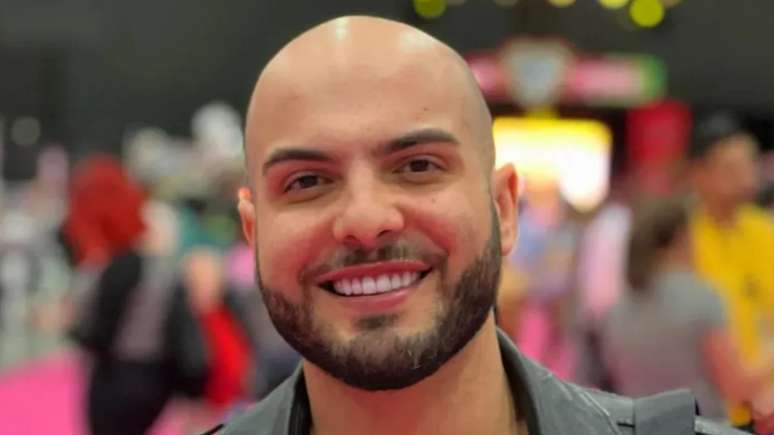 Mahmoud Baydoun é sexólogo e compartilha comentários e dicas sobre sexo no Youtube.