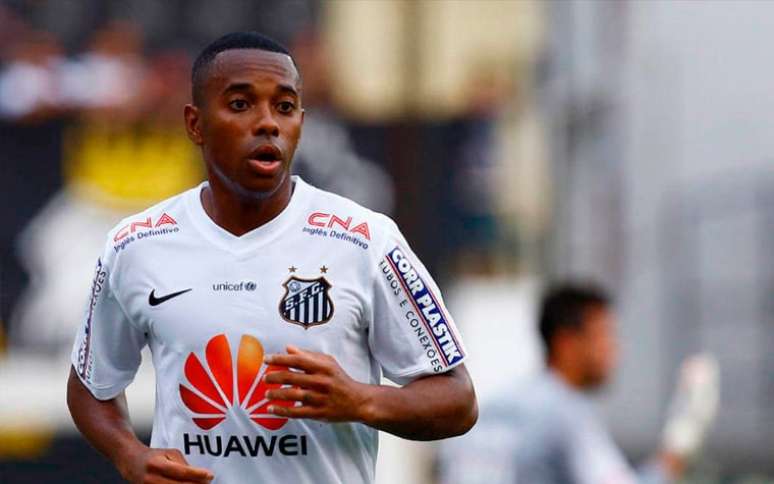 Novos áudios revelam que Robinho admite que fez sexo oral com vítima