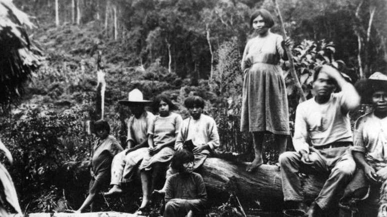 Comunidade Xokleng ap&oacute;s o contato com os brancos (data desconhecida)