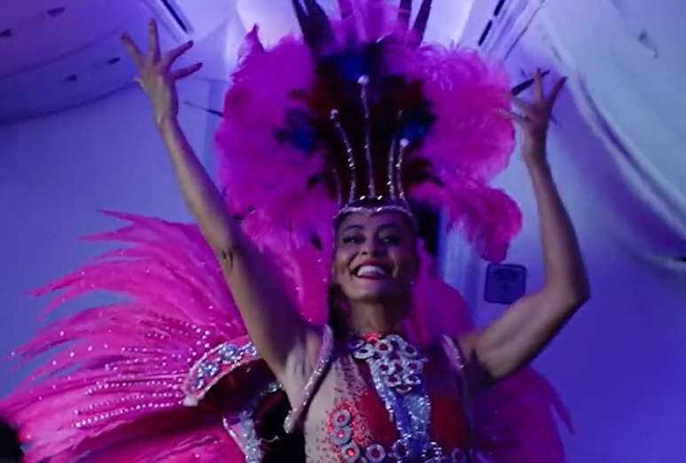 V&iacute;deo do an&uacute;ncio dos voos da Virgin Atlantic entre S&atilde;o Paulo e Londres tem Juliana Paes e samba