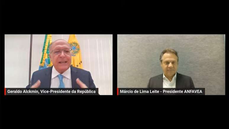 Geraldo Alckmin e Márcio de Lima Leite na coletiva da Anfavea