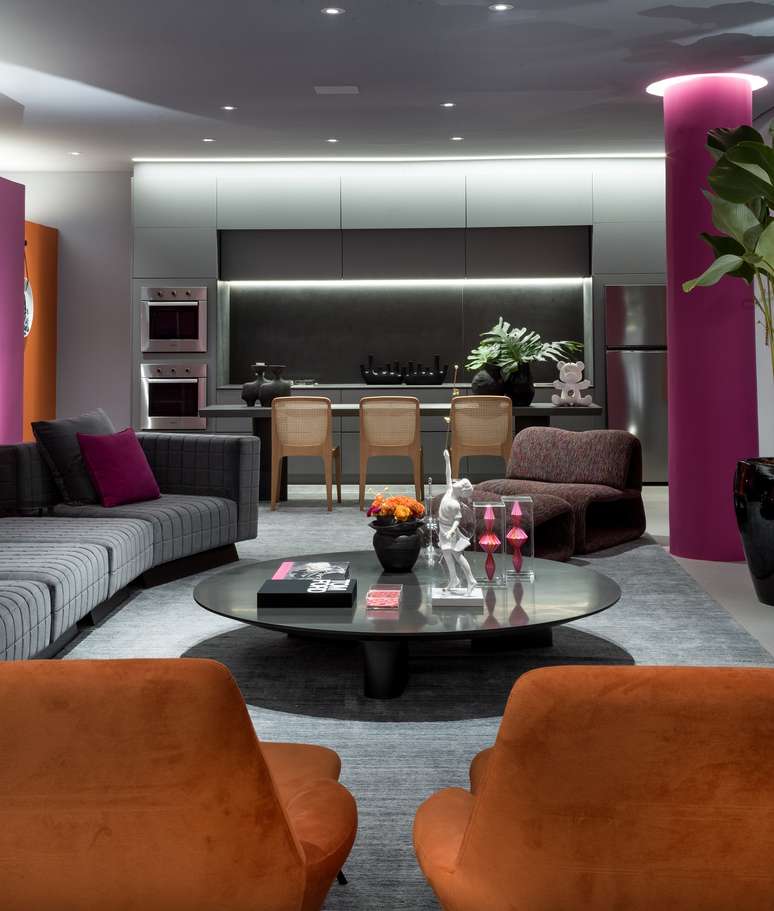 Metaverse and bright colors distinguish the loft by Brunete Fraccaroli at CASACOR