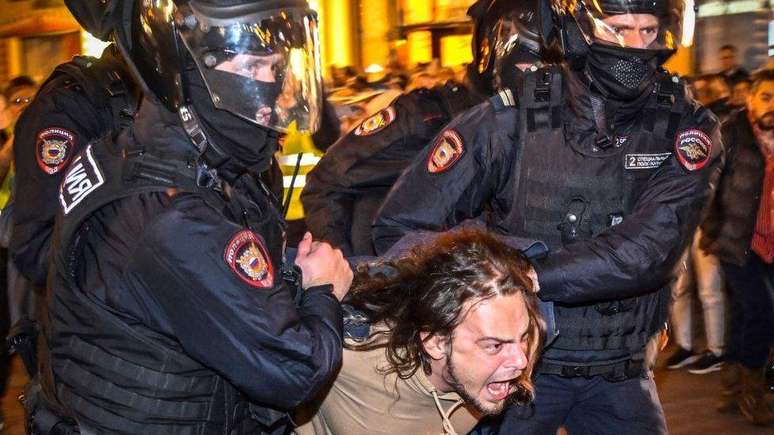 The man is arrested during a protest in Moscow (he was not interviewed by the BBC).  Some of those who protested the military mobilization were drafted into the army.