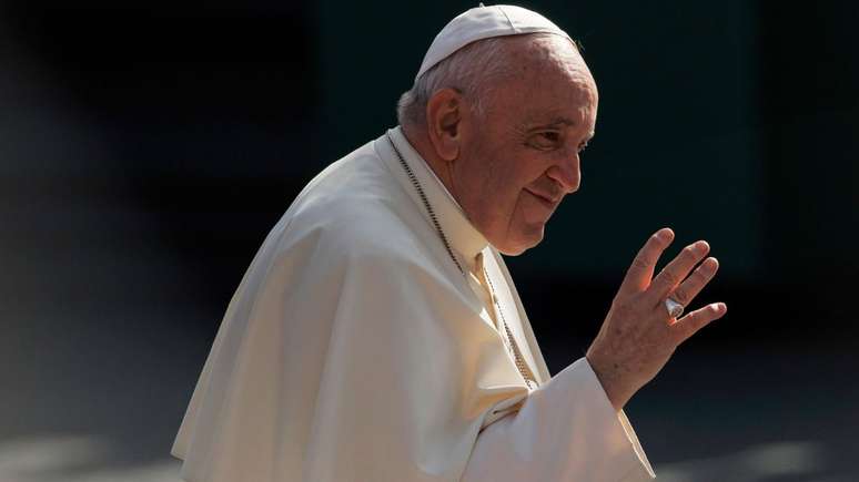 Vaticano confirma: Papa Francisco está hospitalizado com uma