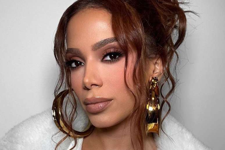 Anitta uses a face cream made from her own blood to care for her skin