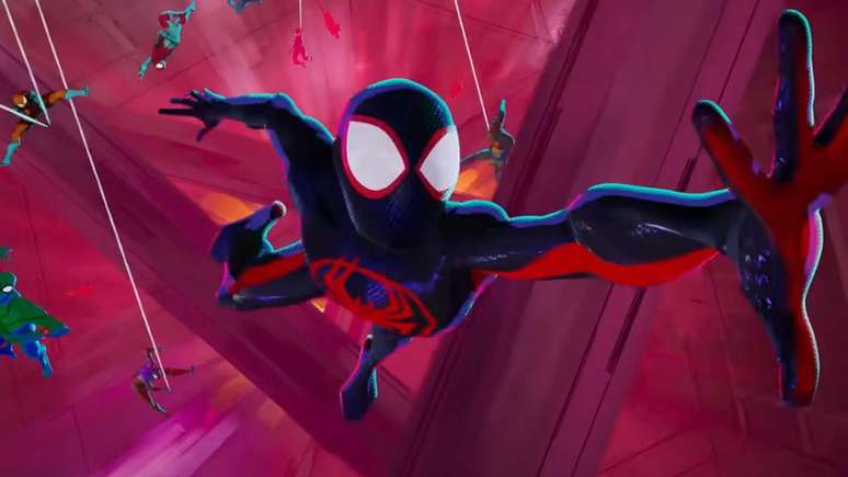 Homem-Aranha: Através do Aranhaverso tem easter eggs do popular game Free Fire