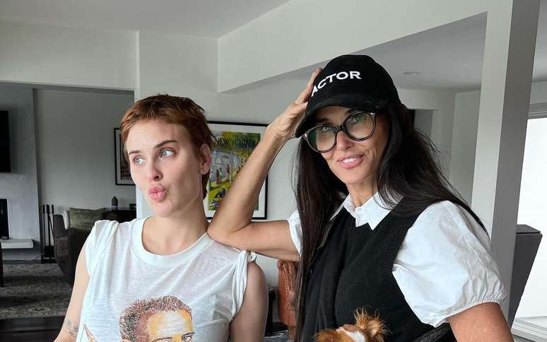 Demi Moore’s Daughter Recalls Mom’s Romance With Ashton Kutcher: ‘Heavy Bar’