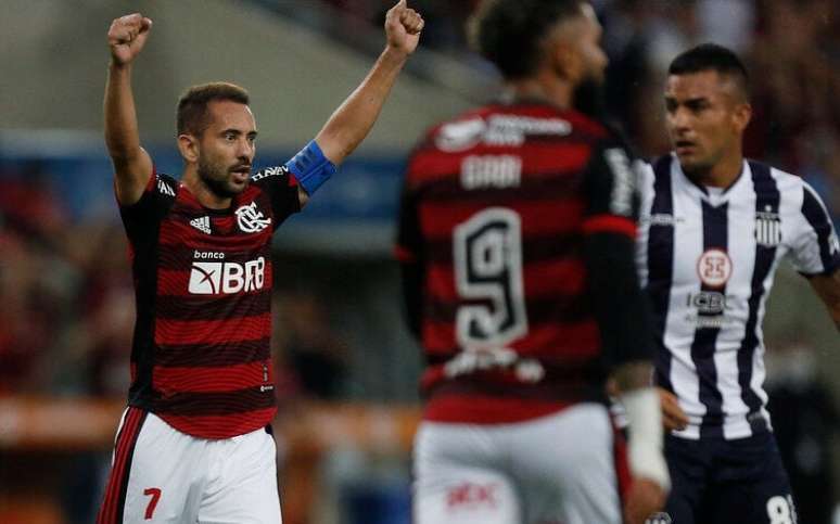 Veja os melhores memes do empate entre Flamengo e Racing pela Libertadores  – LANCE!