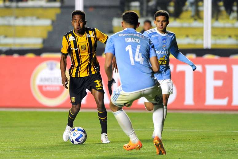 Sporting Cristal, on a comeback and with one less, beats The Strongest