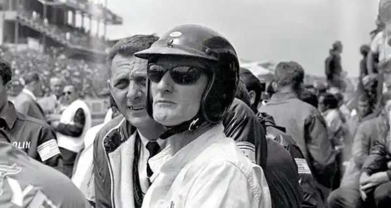 Ken Miles durante as 24 Horas de Le Mans de 1966