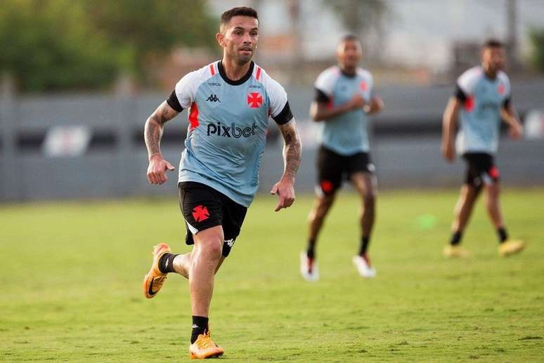 Carabajal ainda não convenceu e fez só duas partidas pelo Vasco – Daniel Ramalho / Vasco
