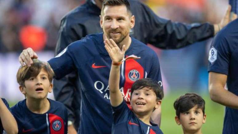 Messi e seus filhos: Thiago, Mateo e Ciro