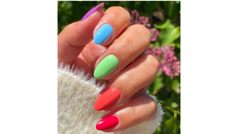 Nail art LGBTQIA+ 