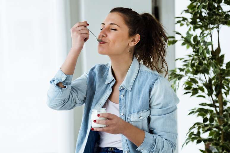Yogurt has vitamins that keep the intestinal flora in balance 