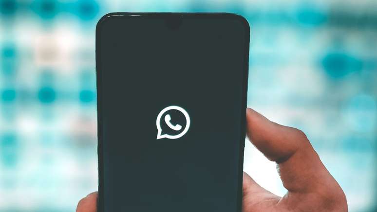 WhatsApp rolls out a new group settings screen on iPhone