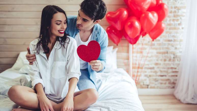 Saiba como surpreender seu parceiro no Dia dos Namorados - Shutterstock