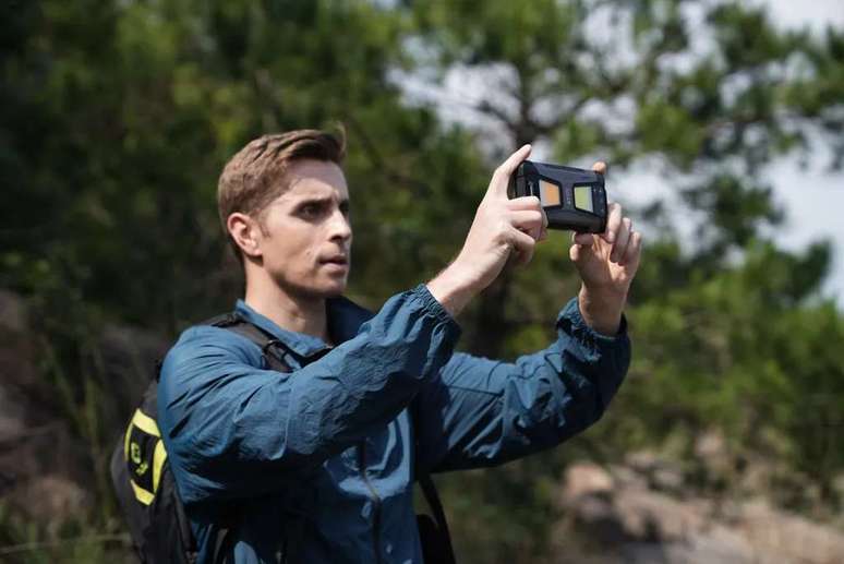 The device is aimed at adventurers looking for a tough smartphone with unique emergency alert features (Image credit: Playback / Unihertz) The device is aimed at adventurers looking for a tough smartphone with unique emergency alert features (Image credit: Playback / Unihertz)