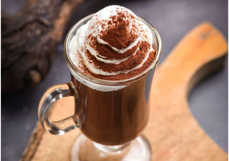 Find out how to prepare the irresistible Ovomaltine with mint liqueur