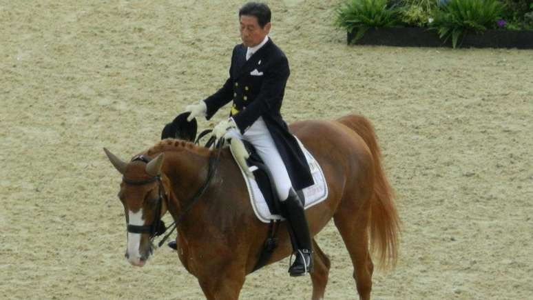 O cavaleiro de adestramento Hiroshi Hoketsu participou da sua última olimpíada aos 71 anos