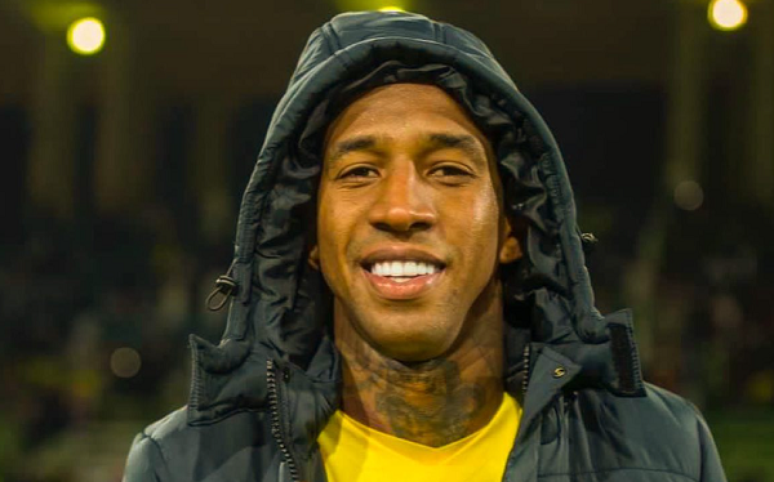 Anderson Talisca conta como se divide entre a música e os campos de futebol