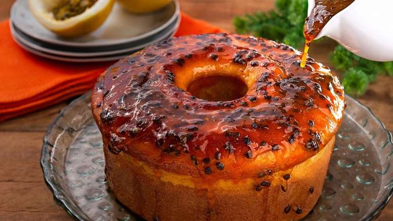 Bolo de maracujá cremoso